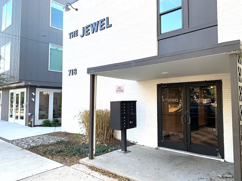 Pic of The Jewel